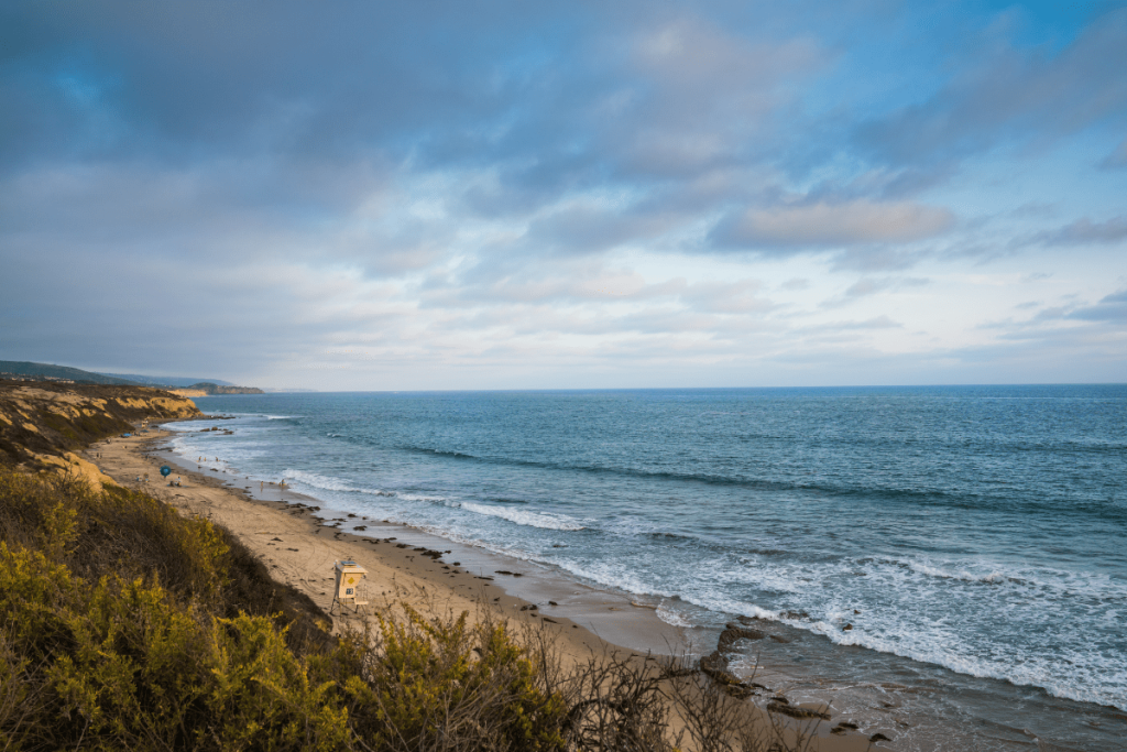 Praia Crystal Cove State Park