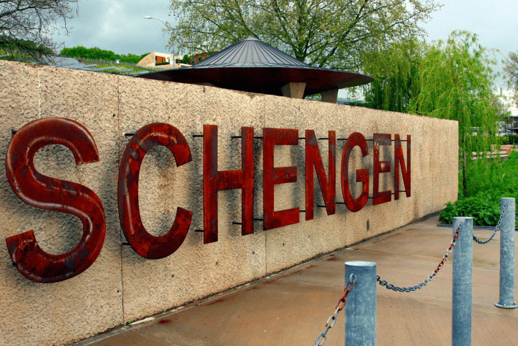 Quanto tempo posso ficar no Espaco Schengen