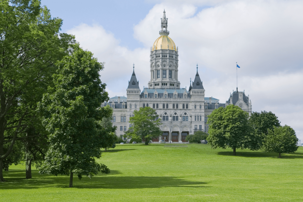 Qual e a capital do estado americano de Connecticut
