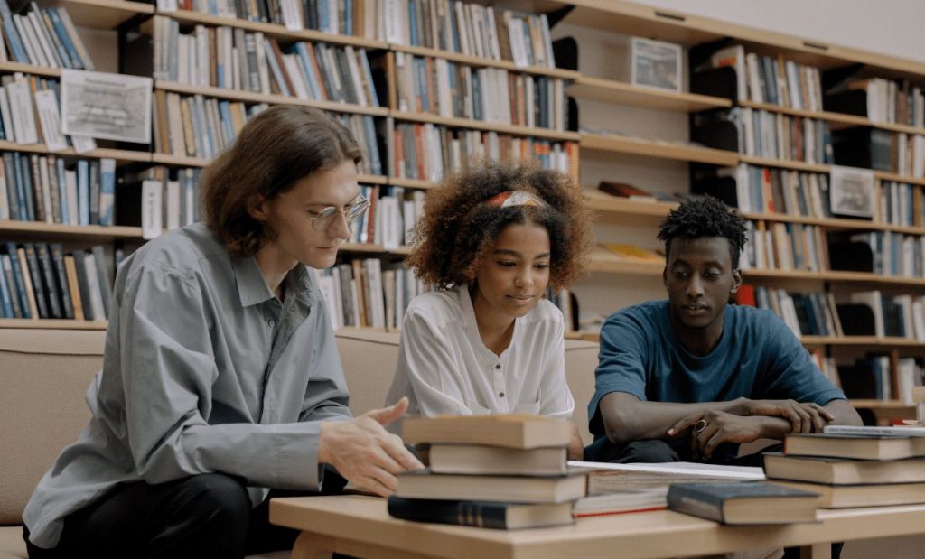 Onde fica localizado Beverly Hills