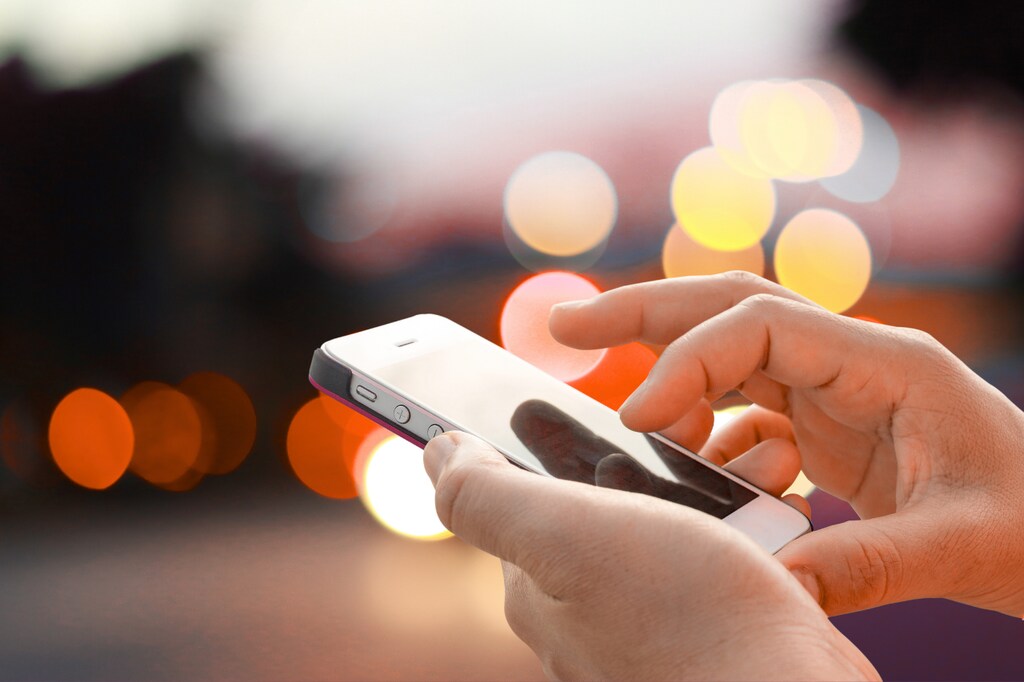 Turista conectado com chip internacional na Europa